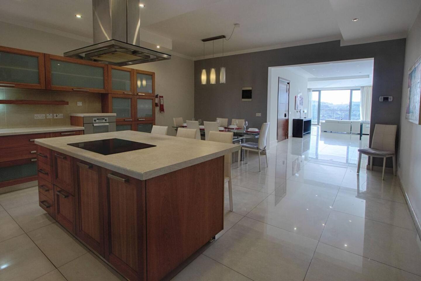 The Strand Apartments By Homely Σλιέμα Εξωτερικό φωτογραφία