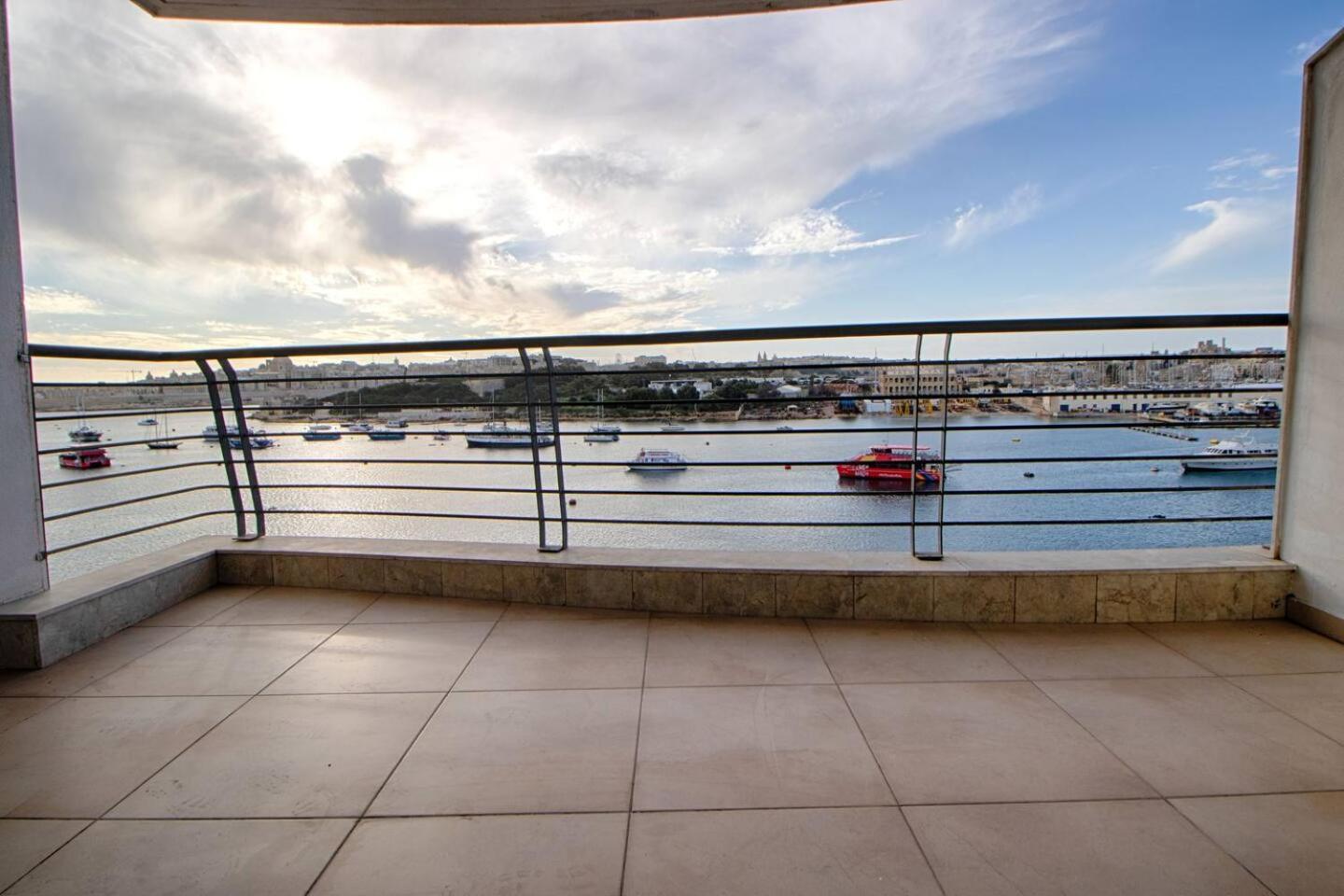 The Strand Apartments By Homely Σλιέμα Εξωτερικό φωτογραφία